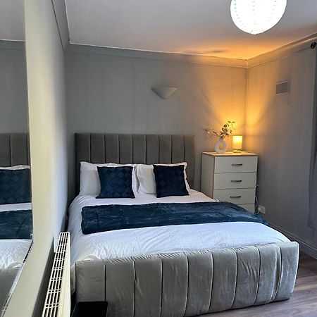לונדון Luxury Room In A 4 Bedroom Flat! 4 Minutes Walk To Kingscross, St Pancras מראה חיצוני תמונה