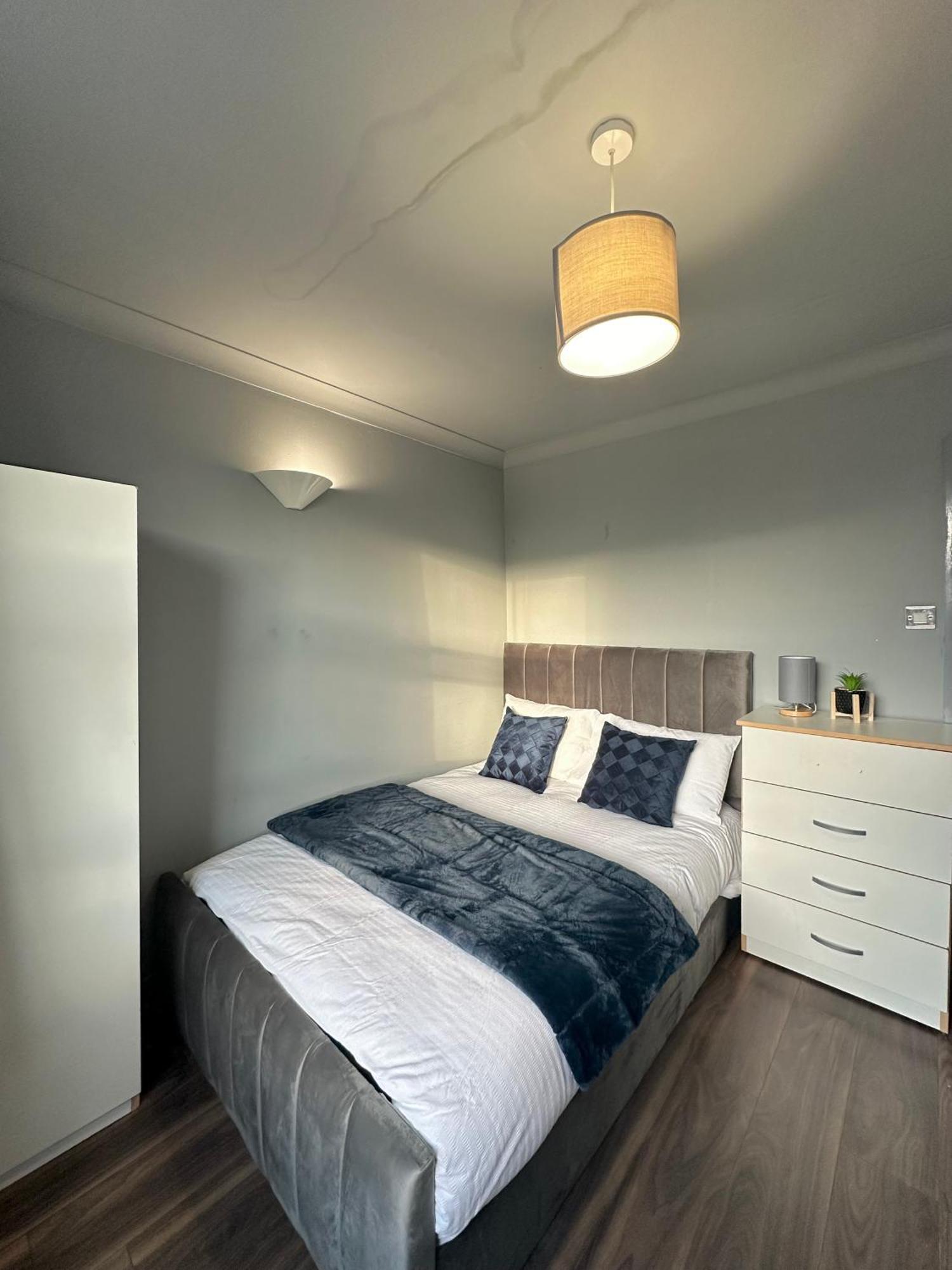 לונדון Luxury Room In A 4 Bedroom Flat! 4 Minutes Walk To Kingscross, St Pancras מראה חיצוני תמונה
