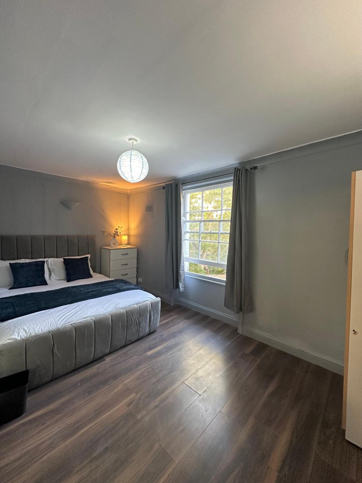לונדון Luxury Room In A 4 Bedroom Flat! 4 Minutes Walk To Kingscross, St Pancras מראה חיצוני תמונה