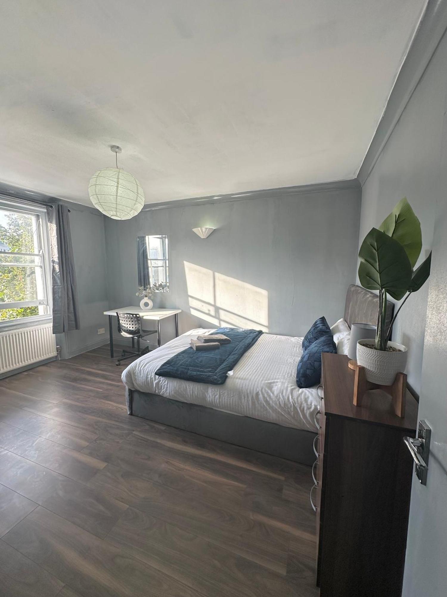 לונדון Luxury Room In A 4 Bedroom Flat! 4 Minutes Walk To Kingscross, St Pancras מראה חיצוני תמונה