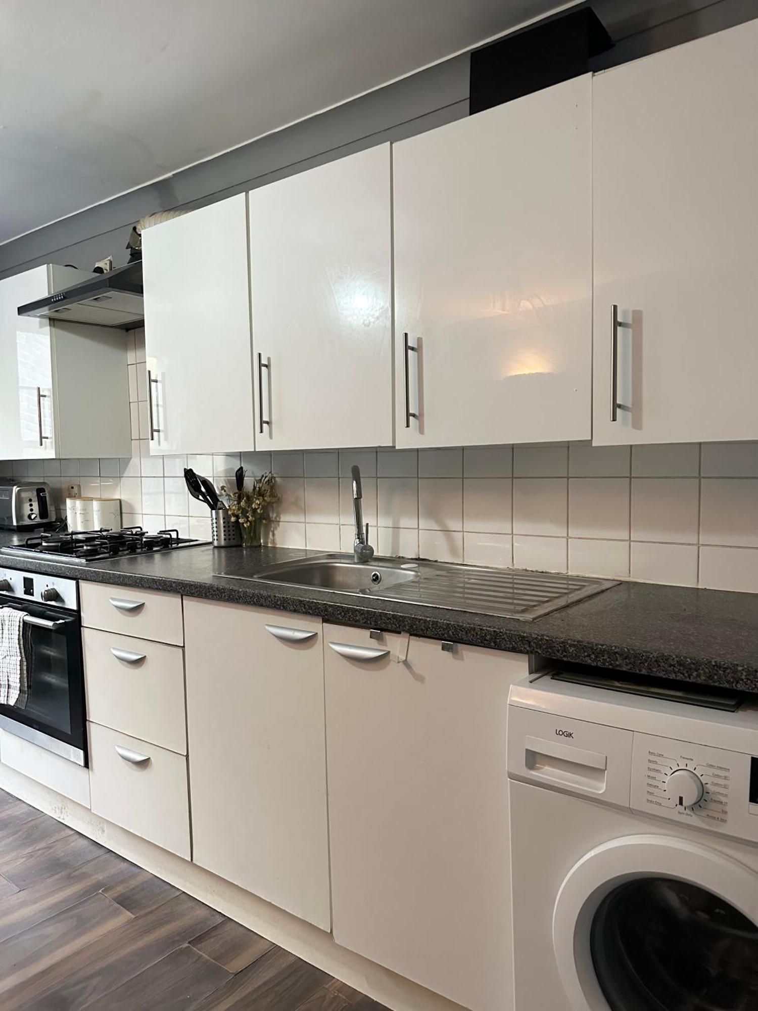 לונדון Luxury Room In A 4 Bedroom Flat! 4 Minutes Walk To Kingscross, St Pancras מראה חיצוני תמונה