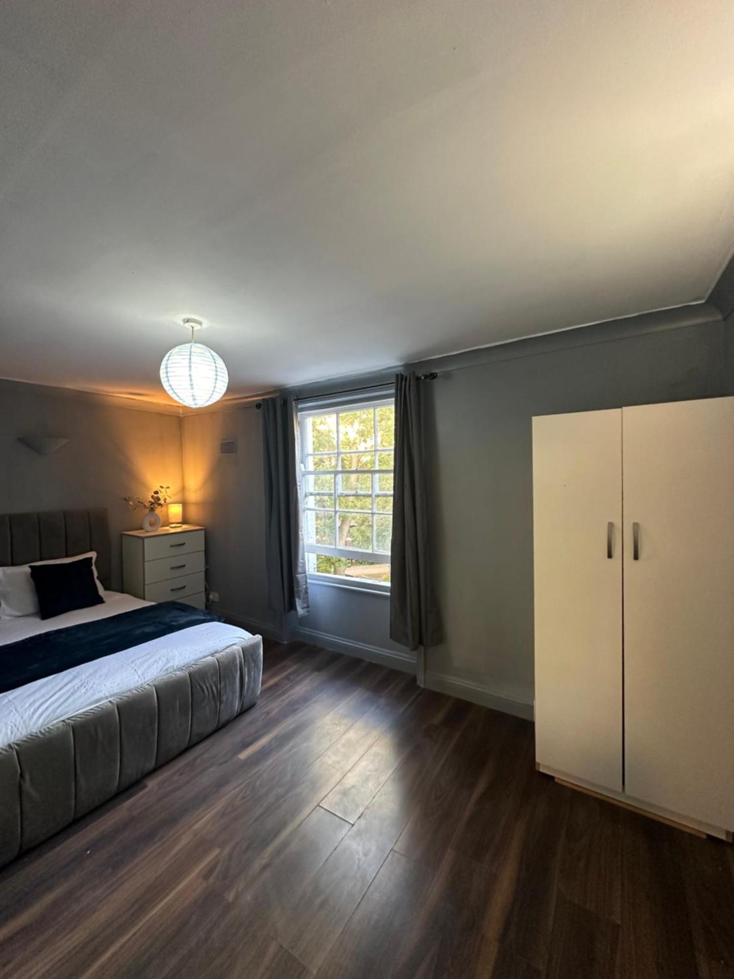 לונדון Luxury Room In A 4 Bedroom Flat! 4 Minutes Walk To Kingscross, St Pancras מראה חיצוני תמונה