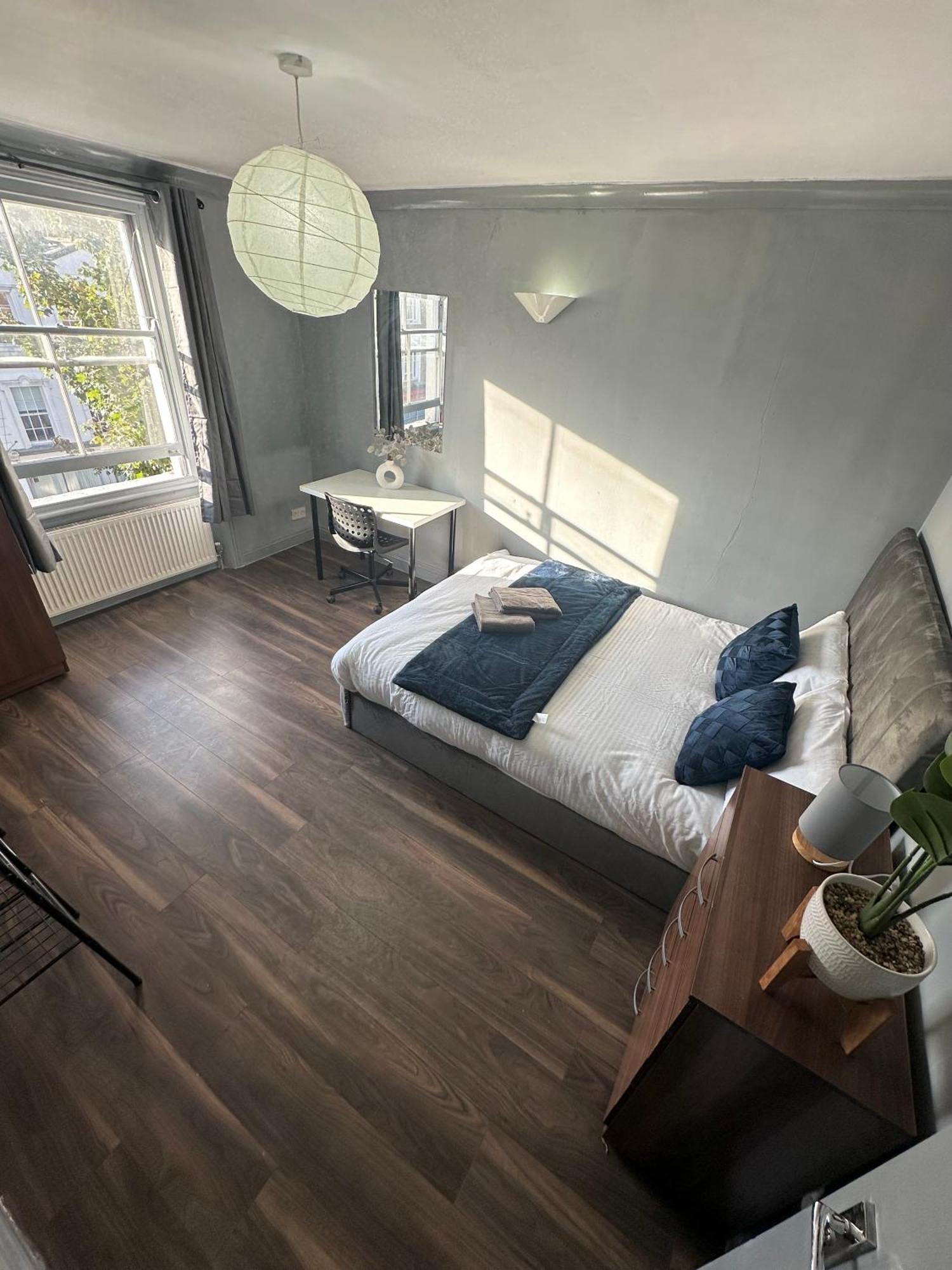 לונדון Luxury Room In A 4 Bedroom Flat! 4 Minutes Walk To Kingscross, St Pancras מראה חיצוני תמונה