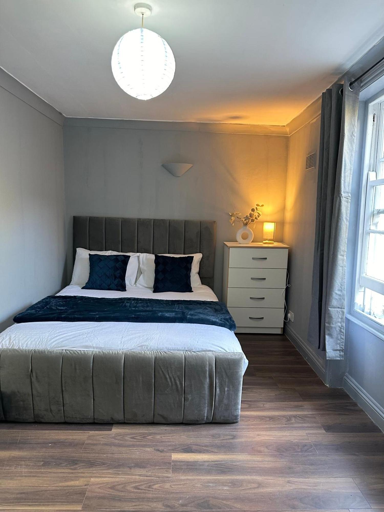 לונדון Luxury Room In A 4 Bedroom Flat! 4 Minutes Walk To Kingscross, St Pancras מראה חיצוני תמונה