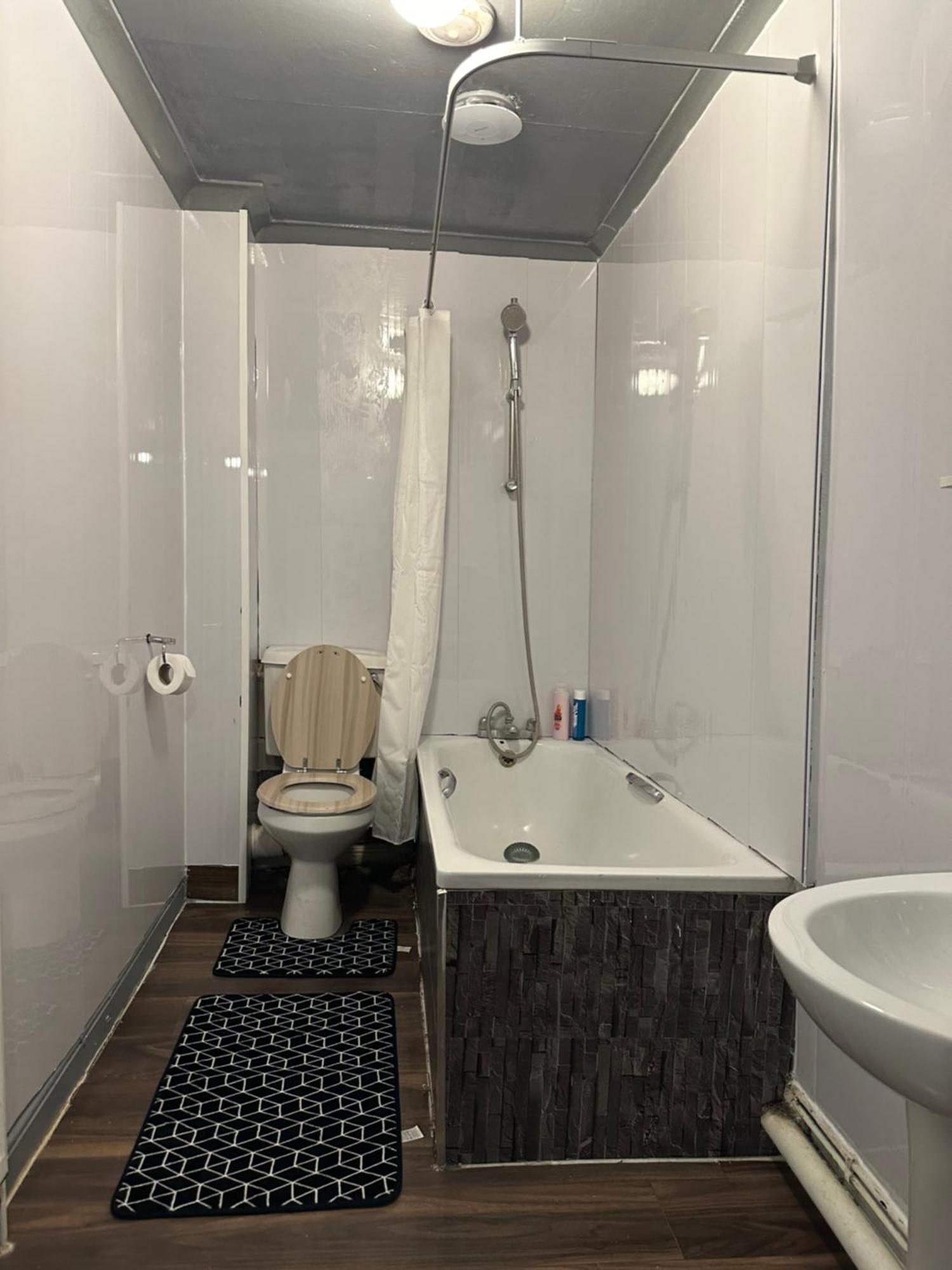 לונדון Luxury Room In A 4 Bedroom Flat! 4 Minutes Walk To Kingscross, St Pancras מראה חיצוני תמונה