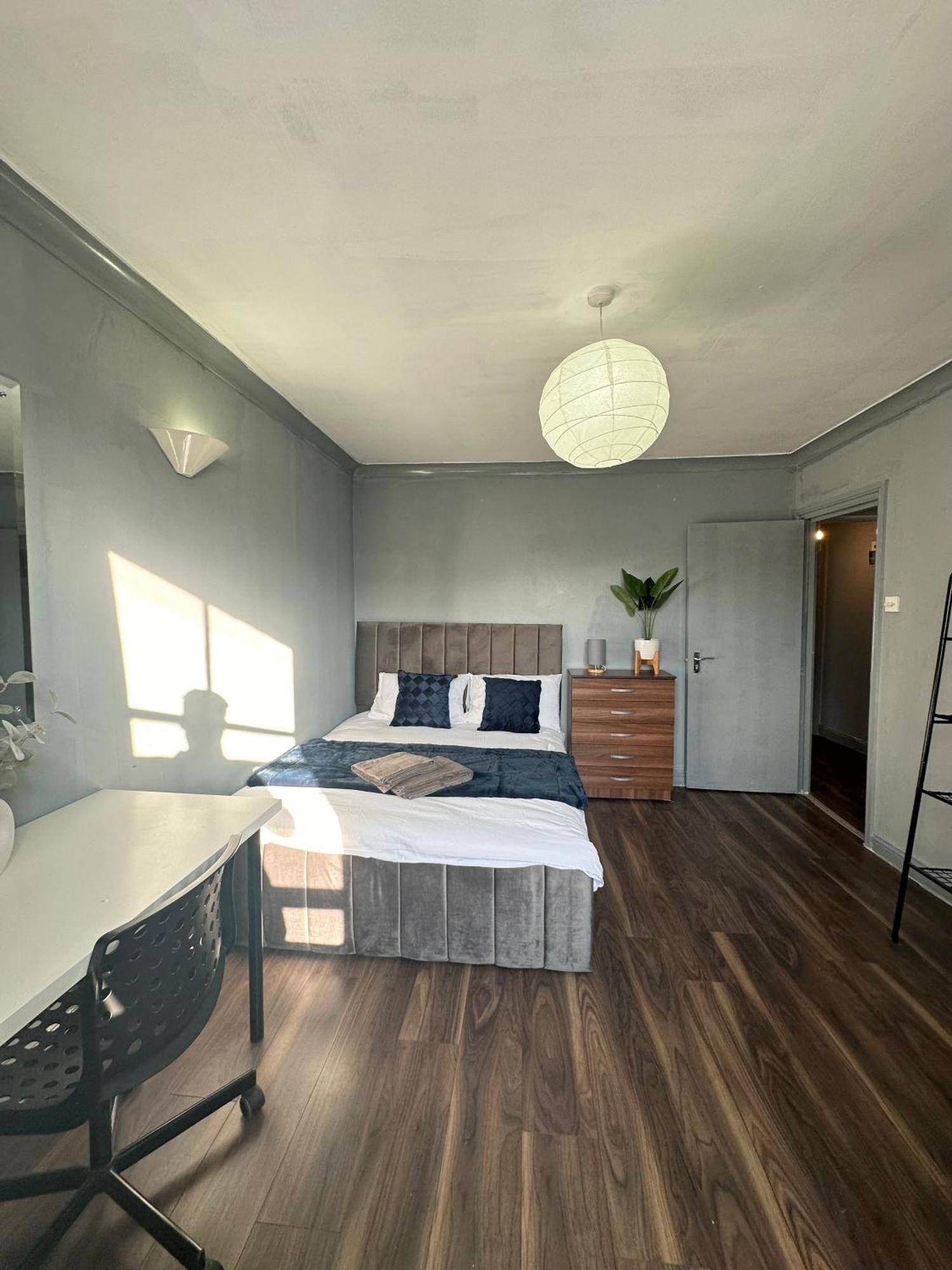 לונדון Luxury Room In A 4 Bedroom Flat! 4 Minutes Walk To Kingscross, St Pancras מראה חיצוני תמונה