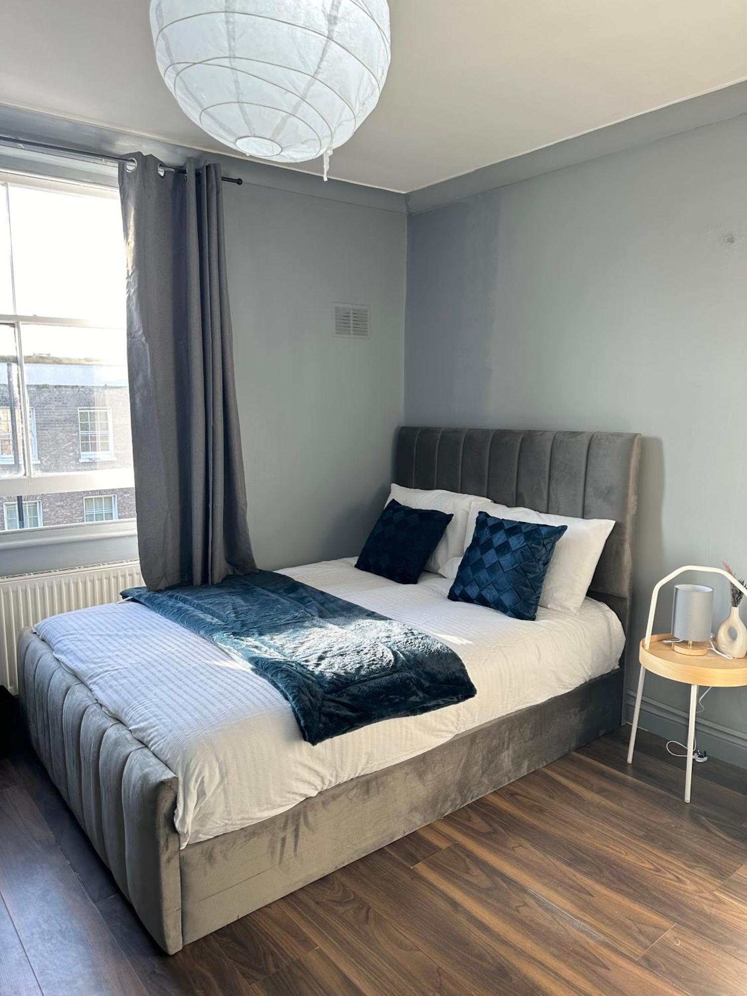 לונדון Luxury Room In A 4 Bedroom Flat! 4 Minutes Walk To Kingscross, St Pancras מראה חיצוני תמונה
