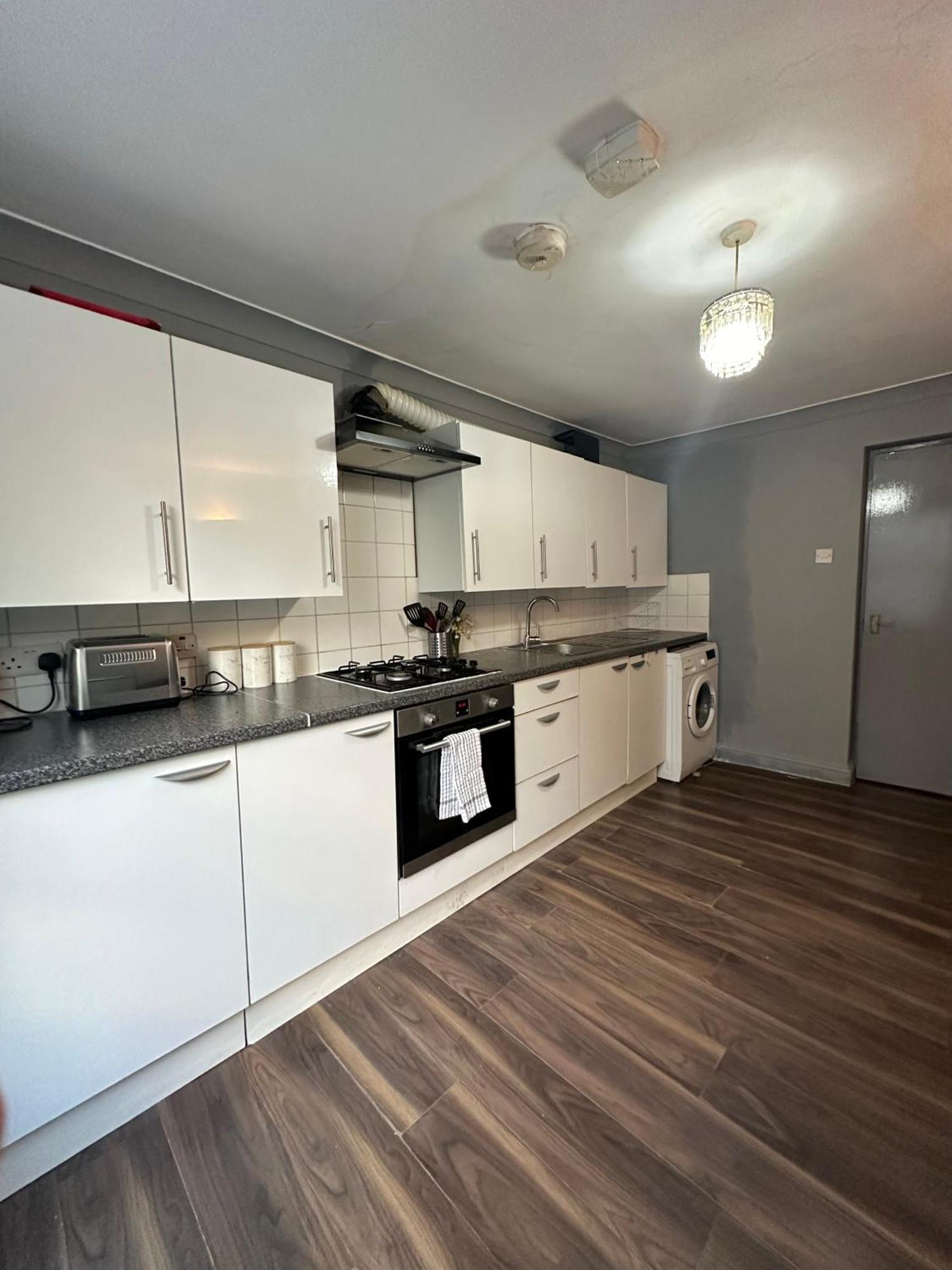 לונדון Luxury Room In A 4 Bedroom Flat! 4 Minutes Walk To Kingscross, St Pancras מראה חיצוני תמונה